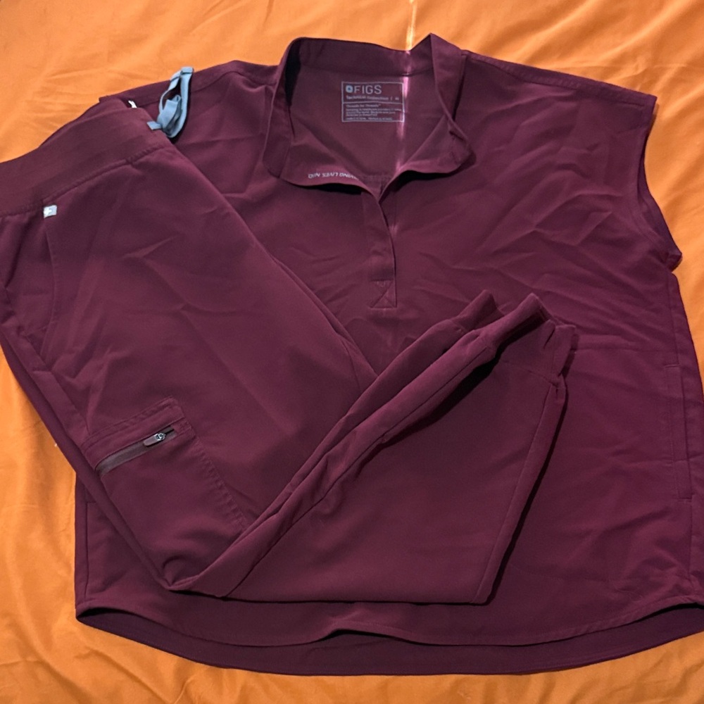 Figs Maroon Scrub Ensemble